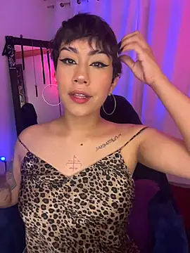 ZahaRose online show from November 28, 3:20 am