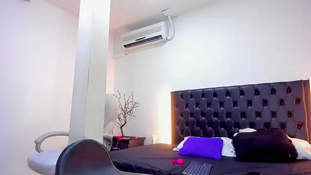 miiarod online show from November 17, 7:25 pm