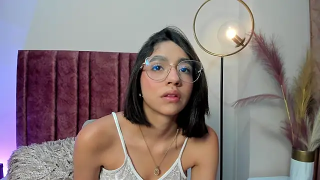 IvyJhons online show from January 10, 12:10 pm