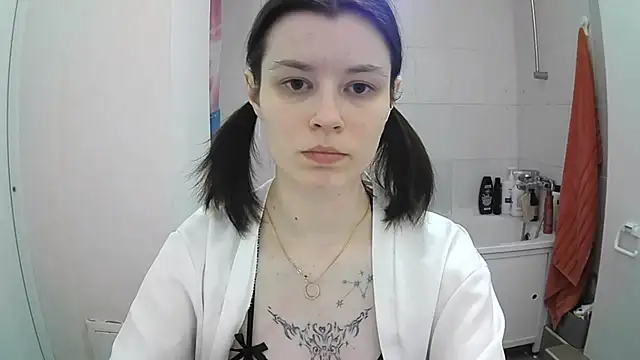 Snapshot of EdlinEngelby chatting on October 1, 4:45 pm EdlinEngelby online show from October 1, 4:45 pm