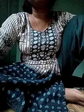Snapshot of Rina-2 chatting on October 1, 11:37 am Rina-2 online show from October 1, 11:37 am