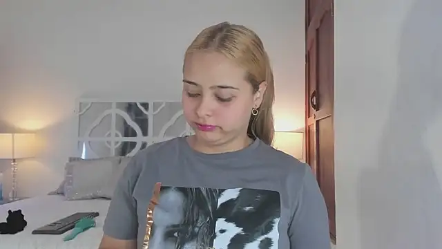 MikaelaStone online show from February 19, 9:53 am