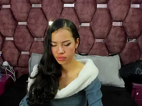 Nanis James online show from March 25, 2:50 am