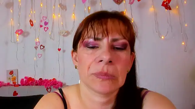 Snapshot of AmaraMoon_ chatting on October 1, 8:58 pm AmaraMoon online show from October 1, 8:58 pm
