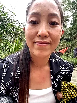 Snapshot of Huong-Ly chatting on October 9, 7:34 am Huong-Ly online show from October 9, 7:34 am