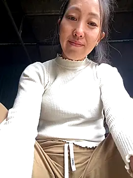 Huong-Ly online show from December 5, 3:28 am