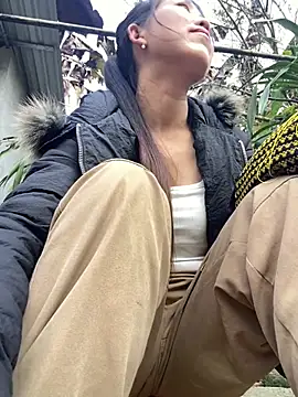 Huong-Ly online show from January 12, 8:41 am