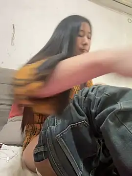 crhong666 online show from April 19, 12:21 am