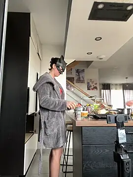 LesAmantsAE2 online show from April 1, 9:10 am