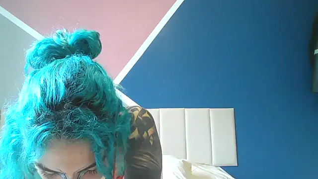 peetitefairy online show from October 18, 6:53 pm