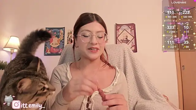 emily uwu0 online show from April 4, 1:26 am