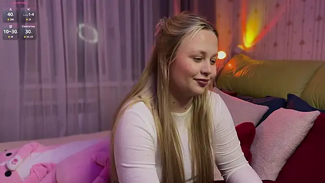 Estella Elwood online show from March 3, 7:53 pm