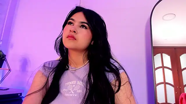 Emma  clark  online show from November 27, 1:36 pm