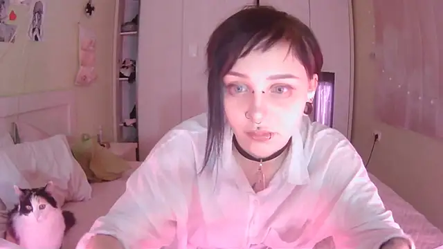 Snapshot of SineKiraReal chatting on October 22, 11:48 am SineKiraReal online show from October 22, 11:48 am