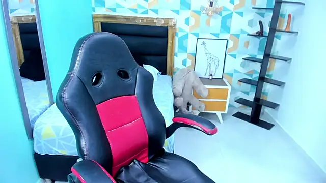 KRISTINPITERS online show from January 10, 8:02 pm