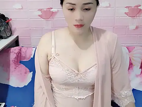 Snapshot of Miu_9117 chatting on September 17, 6:28 pm Miu 9117 online show from September 17, 6:28 pm