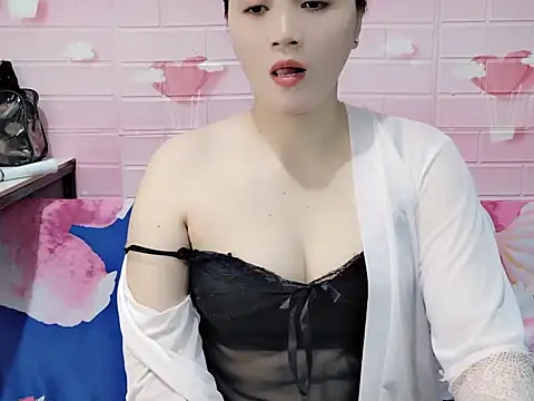 Snapshot of Miu_9117 chatting on September 16, 12:40 am Miu 9117 online show from September 16, 12:40 am