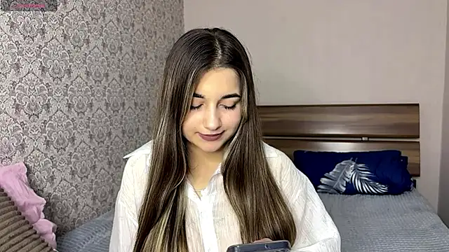 Snapshot of MaydaFarran chatting on October 15, 8:22 pm MaydaFarran online show from October 15, 8:22 pm