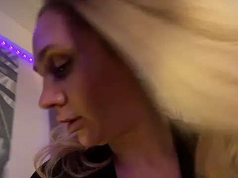 Affectionate lady online show from December 13, 10:48 pm