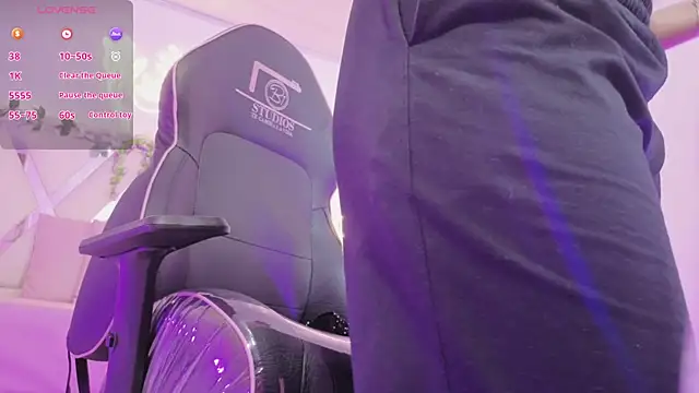 ZURY TAY online show from April 10, 12:00 pm