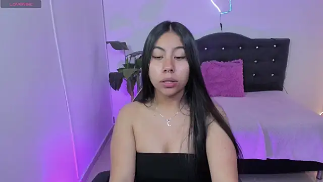 Snapshot of ZURY_TAY chatting on September 12, 12:01 pm ZURY TAY online show from September 12, 12:01 pm