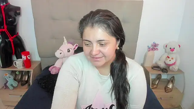 TifanyAmazinng online show from November 10, 12:33 pm