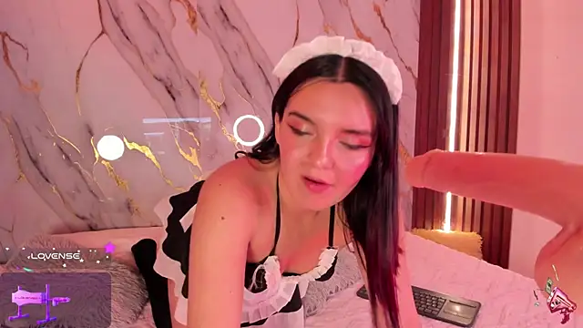 alicecute77 online show from September 18, 2:43 am