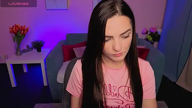 MyEllaLuvs online show from October 1, 8:25 pm