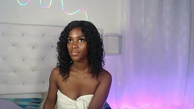 Snapshot of tatixxxvega chatting on October 11, 2:09 pm tatixxxvega online show from October 11, 2:09 pm