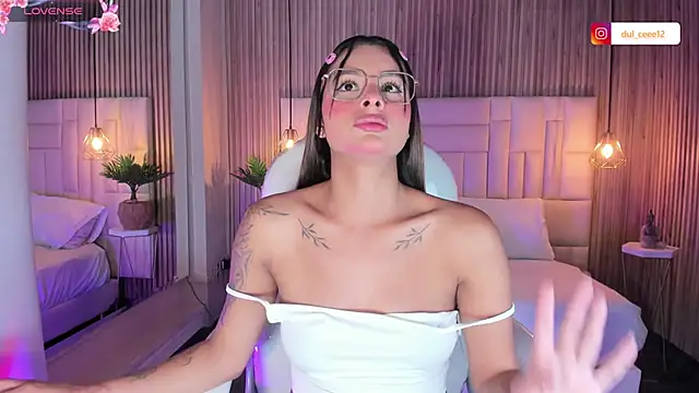 DulceGreem online show from November 1, 12:20 pm