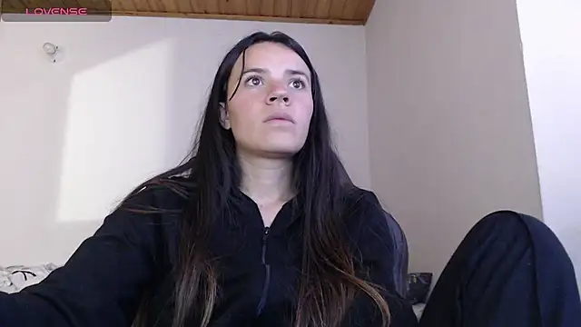 Skylar Serenity online show from December 3, 6:21 pm