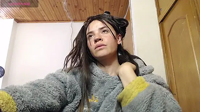 Skylar Serenity online show from November 11, 6:27 pm