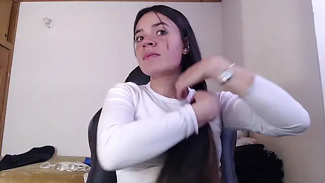 Skylar Serenity online show from November 22, 9:06 pm