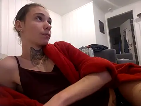 HoneySquirrel online show from October 22, 8:14 pm