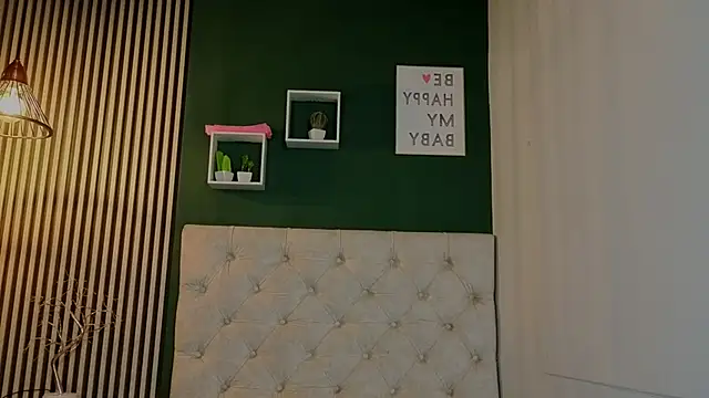 Snapshot of sky_collinss chatting on October 9, 8:24 pm sky collinss online show from October 9, 8:24 pm