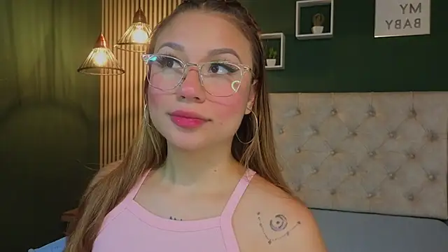 Snapshot of sky_collinss chatting on October 15, 9:06 pm sky collinss online show from October 15, 9:06 pm