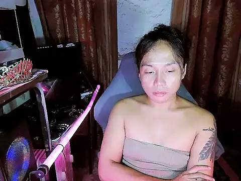YourNikkieXxx online show from June 1, 6:20 pm