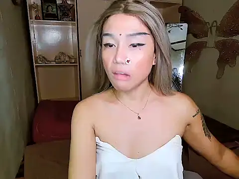 YourNikkieXxx online show from October 30, 11:00 am