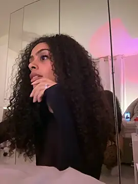 Snapshot of yasmingarcia chatting on October 22, 8:58 pm yasmingarcia online show from October 22, 8:58 pm