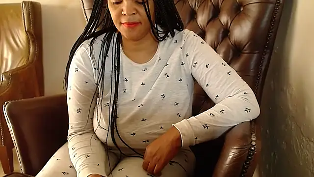 CandyCurvyyxx online show from October 25, 4:31 am