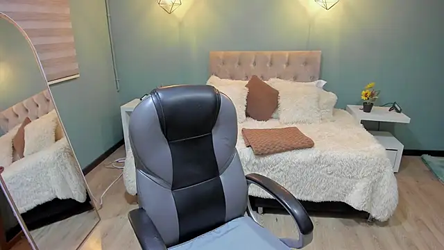 Miss Cataleya   online show from March 10, 11:36 am