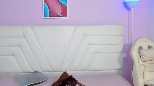 fressittalove01 online show from April 7, 3:47 pm