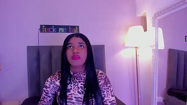 KendraChavez  online show from February 4, 9:29 pm