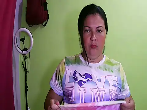Snapshot of anapaulaa chatting on October 17, 6:44 pm anapaulaa online show from October 17, 6:44 pm