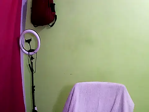 Snapshot of anapaulaa chatting on October 18, 6:53 pm anapaulaa online show from October 18, 6:53 pm