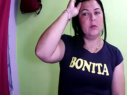 Snapshot of anapaulaa chatting on October 16, 2:14 am anapaulaa online show from October 16, 2:14 am