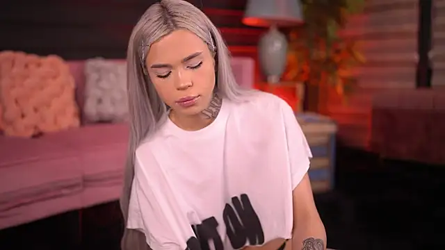 NickyBenz online show from November 7, 7:08 pm