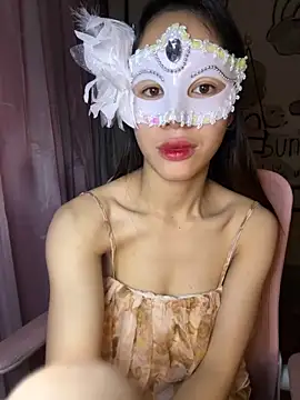 Snapshot of TiNa_04 chatting on October 9, 11:09 pm TiNa 04 online show from October 9, 11:09 pm