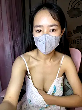 Snapshot of TiNa_04 chatting on October 13, 11:51 pm TiNa 04 online show from October 13, 11:51 pm