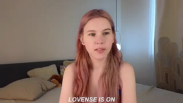 ElizSpieth online show from September 24, 7:40 am